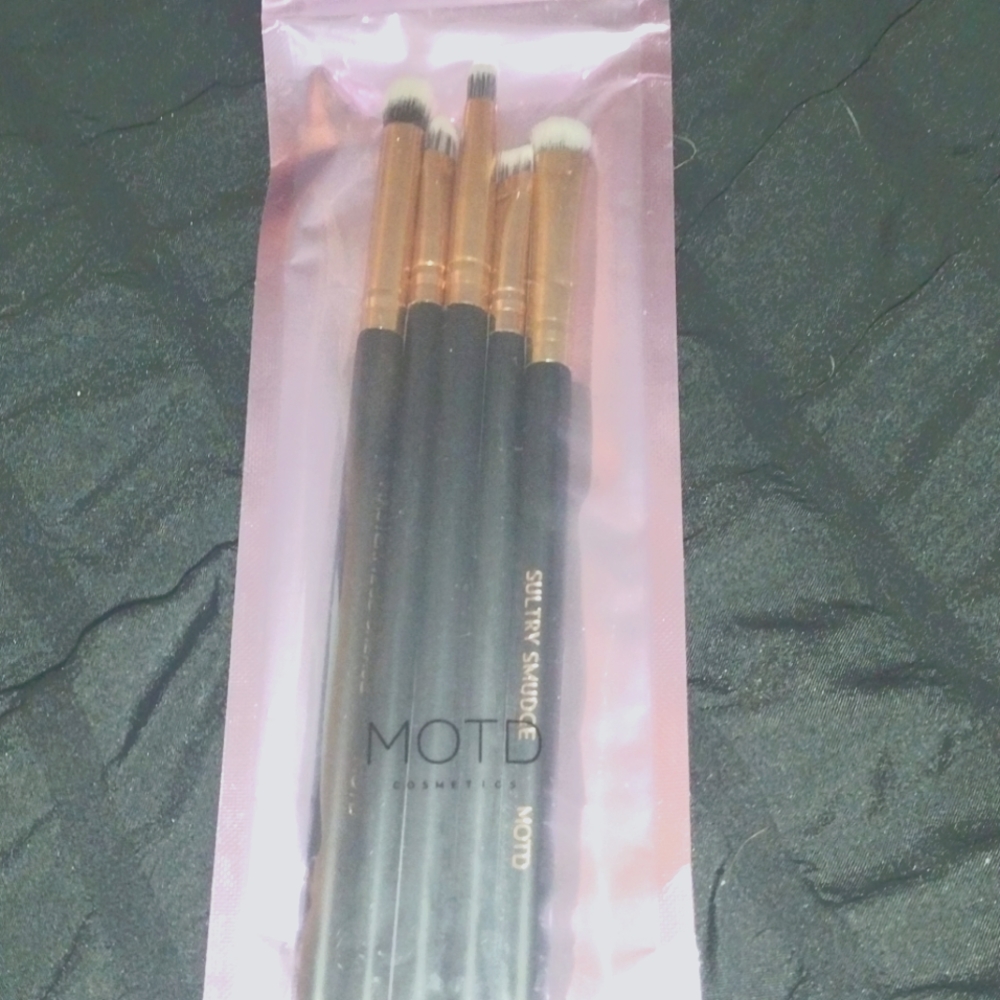 MOTD Cosmetics Eyeshadow Brushes
